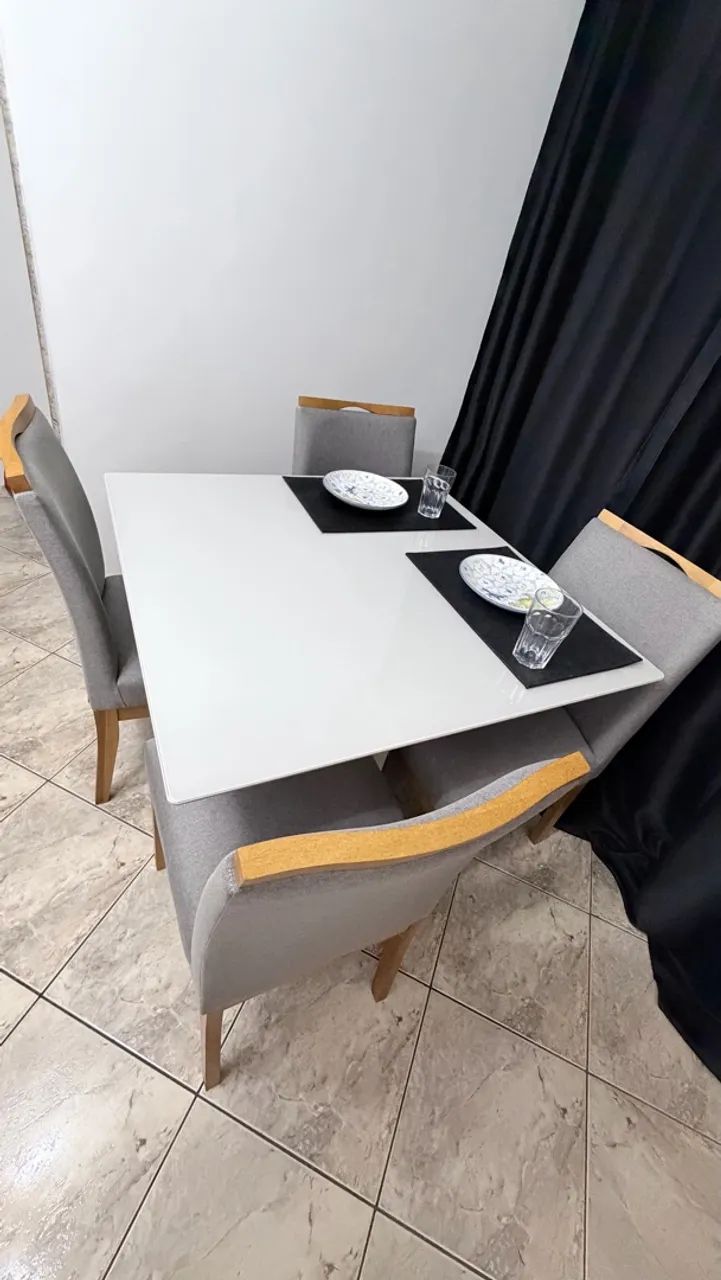 Conjunto de mesa de madeira com tampo de vidro - Foto 3