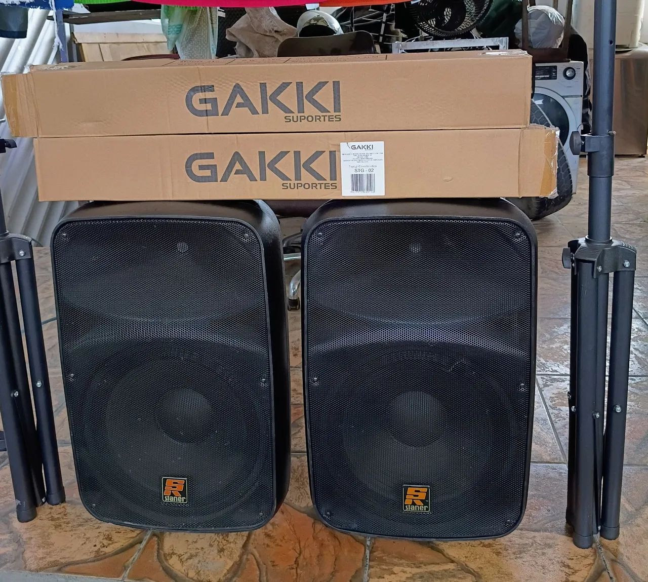 2- Caixas de som Staner de 15 polegadas 