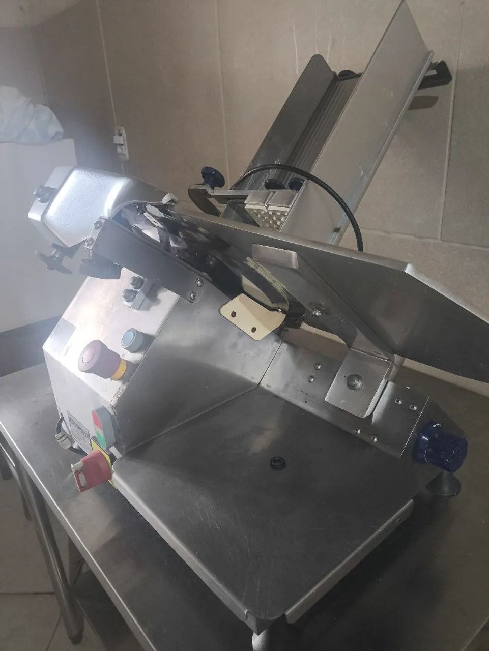 Máquina de fatiar Rural automática bivolt funcionando perfeitamente e muito conservada. - Foto 5