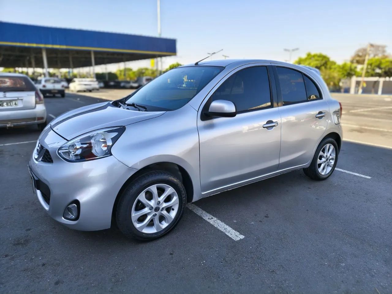 Nissan March MARCH SV 1.0 12V Flex 5p 2017