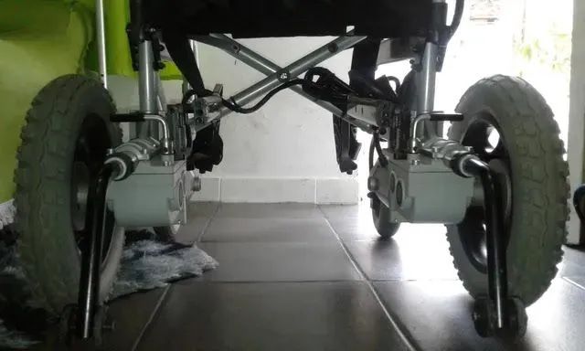 Cadeira de Rodas Motorizada - Foto 2