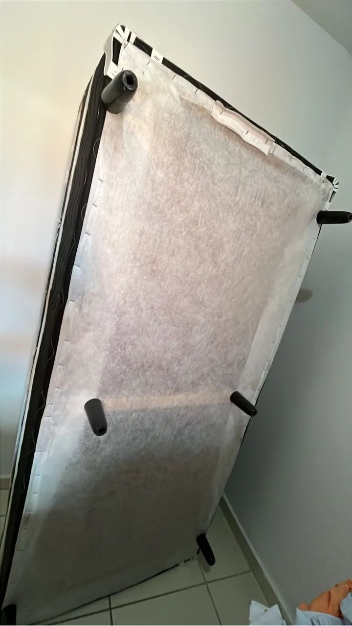 Vendo cama de solteiro nova,foi usada 4 veses só.