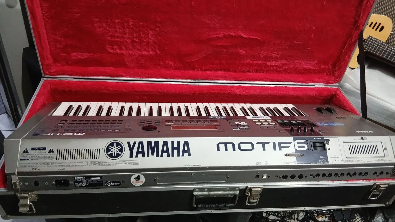 YAMAHA ヤマハ S90XS Teclado Yamaha S90XS. Acompanha Semi Case sob medida e pedal