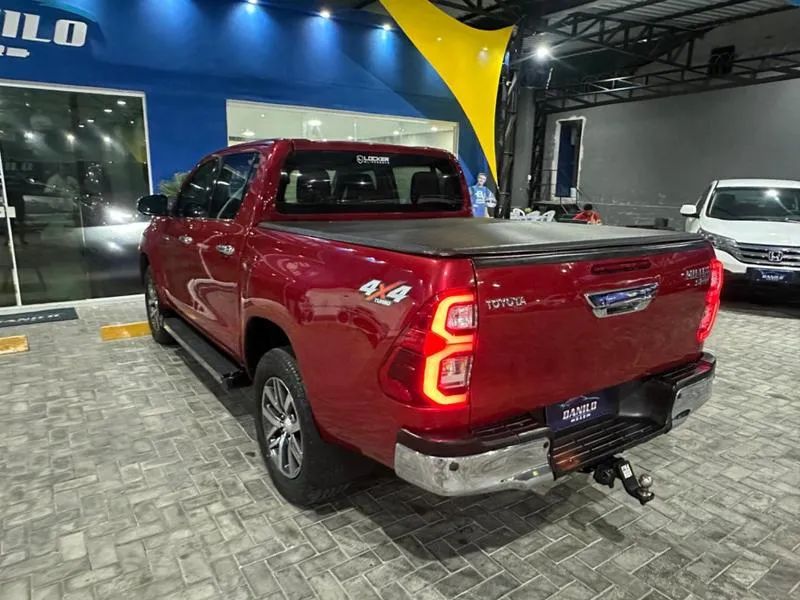 Toyota Hilux CD SRV 4X4 2.8 TDI Diesel Aut. 2017 - Foto 10
