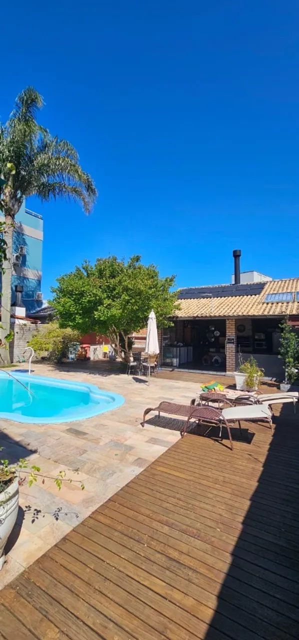 Casa em amplo terreno com 4 dormitórios + piscina à 450m da Praia dos Ingleses! - Foto 5