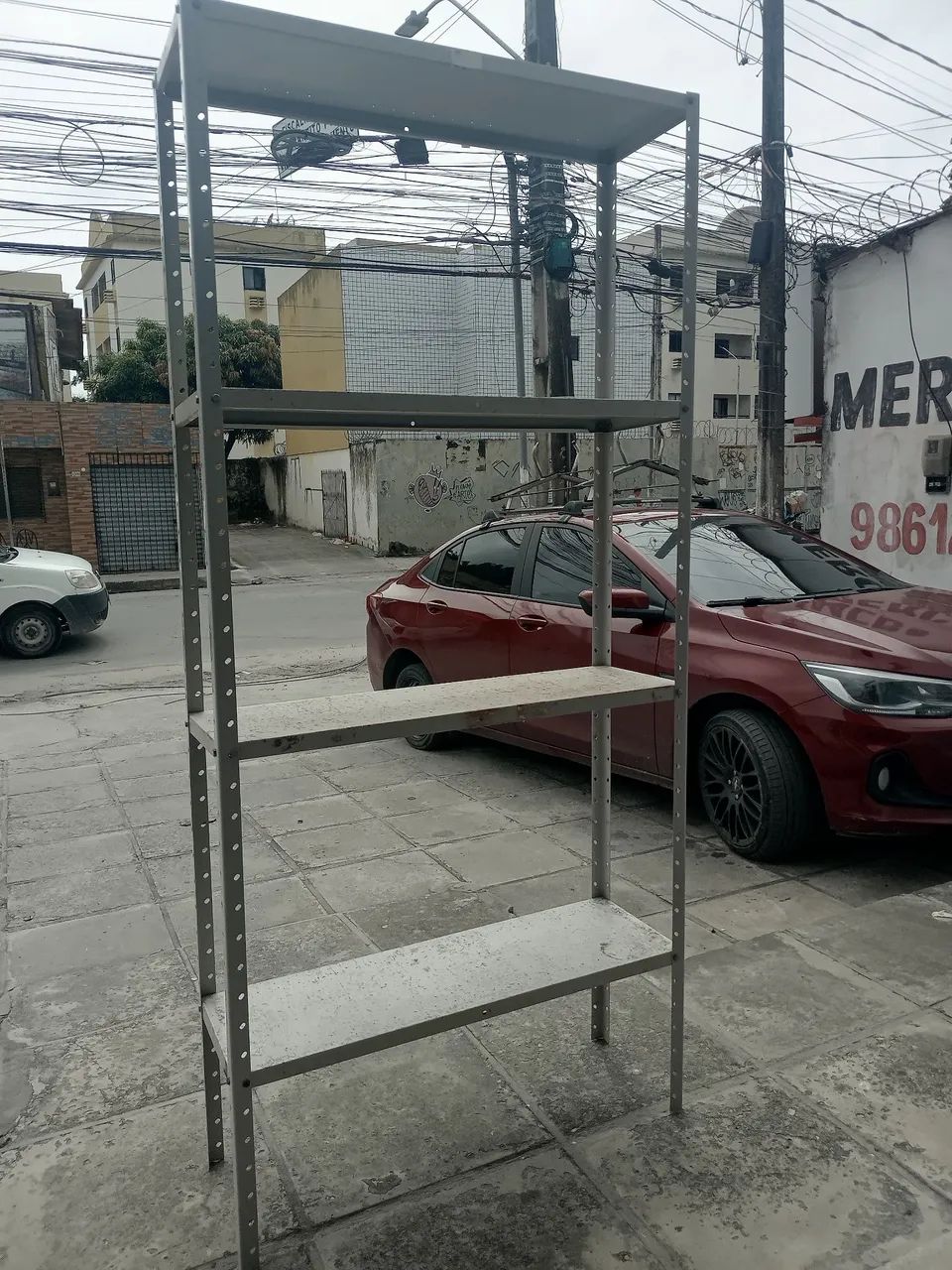 Estante de ferro com 4 prateleiras