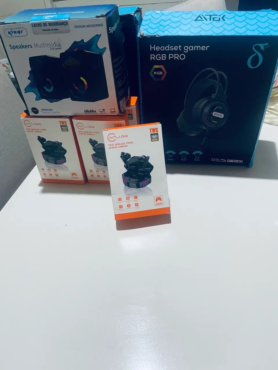 Fones tws wireless novo na caixa 