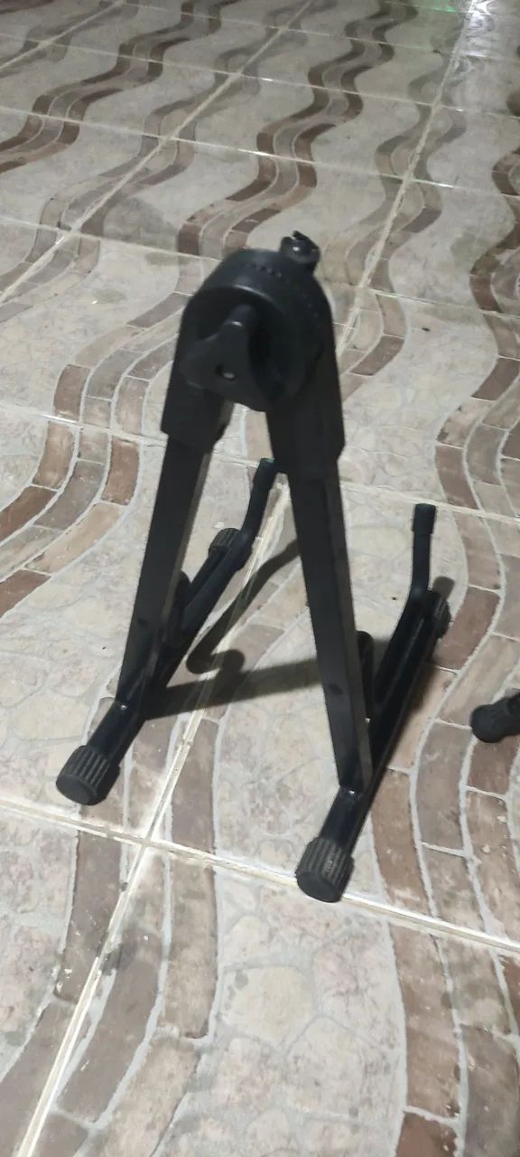 Pedestal para microfone e violão - Foto 4