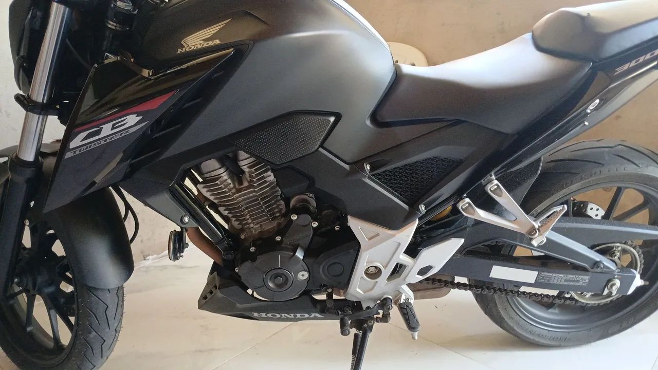 Vendo uma moto 