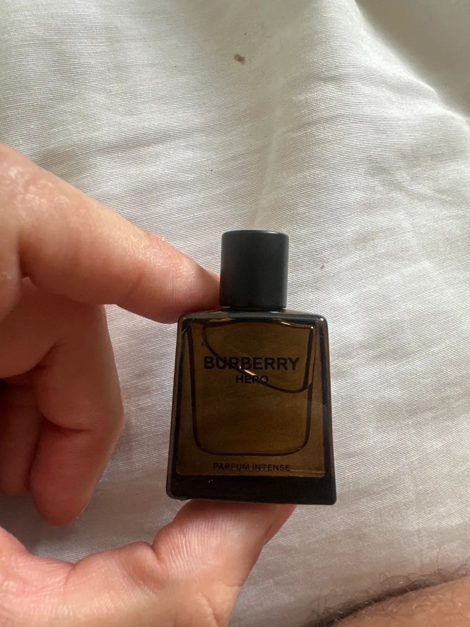 MINIATURA BURBERRY HERO PARFUM INTENSE  - Foto 4