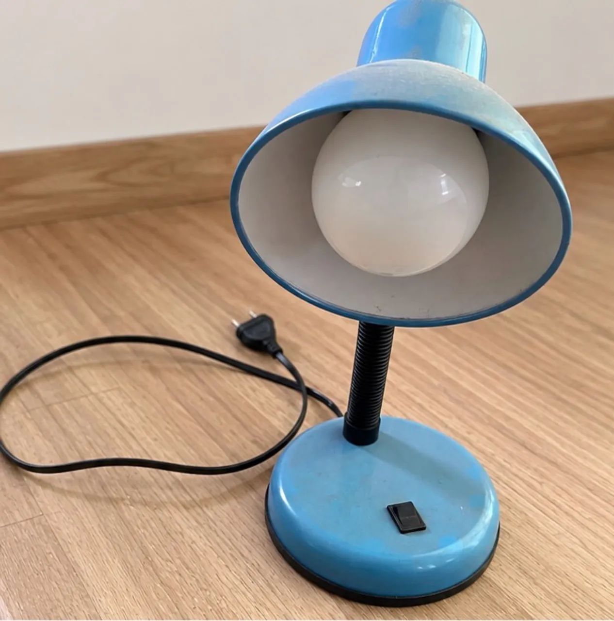 Abajur de Mesa Azul com Haste Flexível e Interruptor