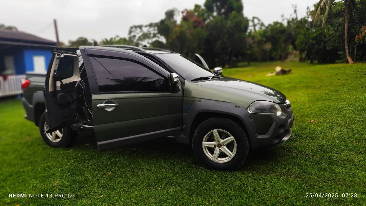 Fiat Strada Adventure1.8/ 1.8 Locker Flex CD 2015 - Foto 5