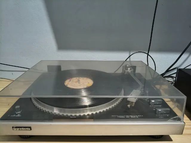 Toca Discos Gradiente DD-200Q