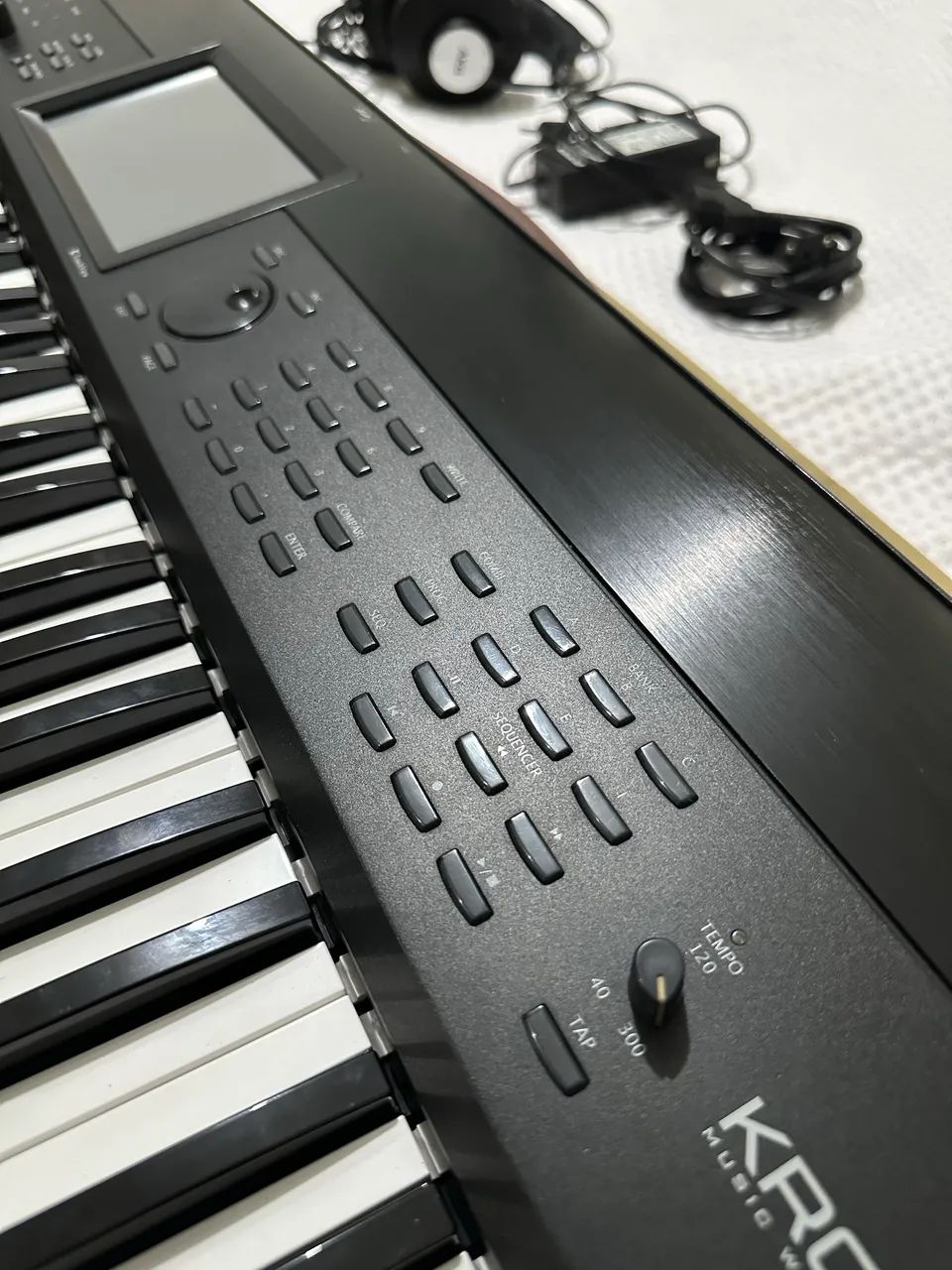 Teclado Korg Krome 61 - Foto 2