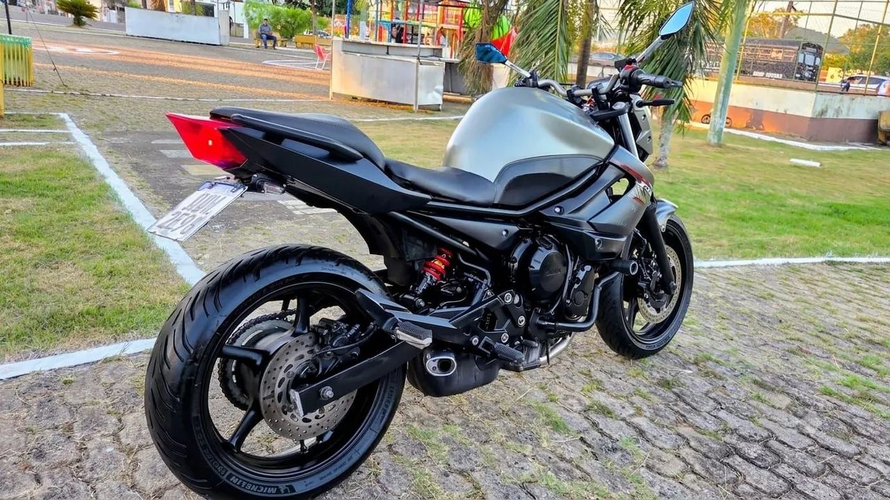 XJ6 N ABS 2018 - Foto 5
