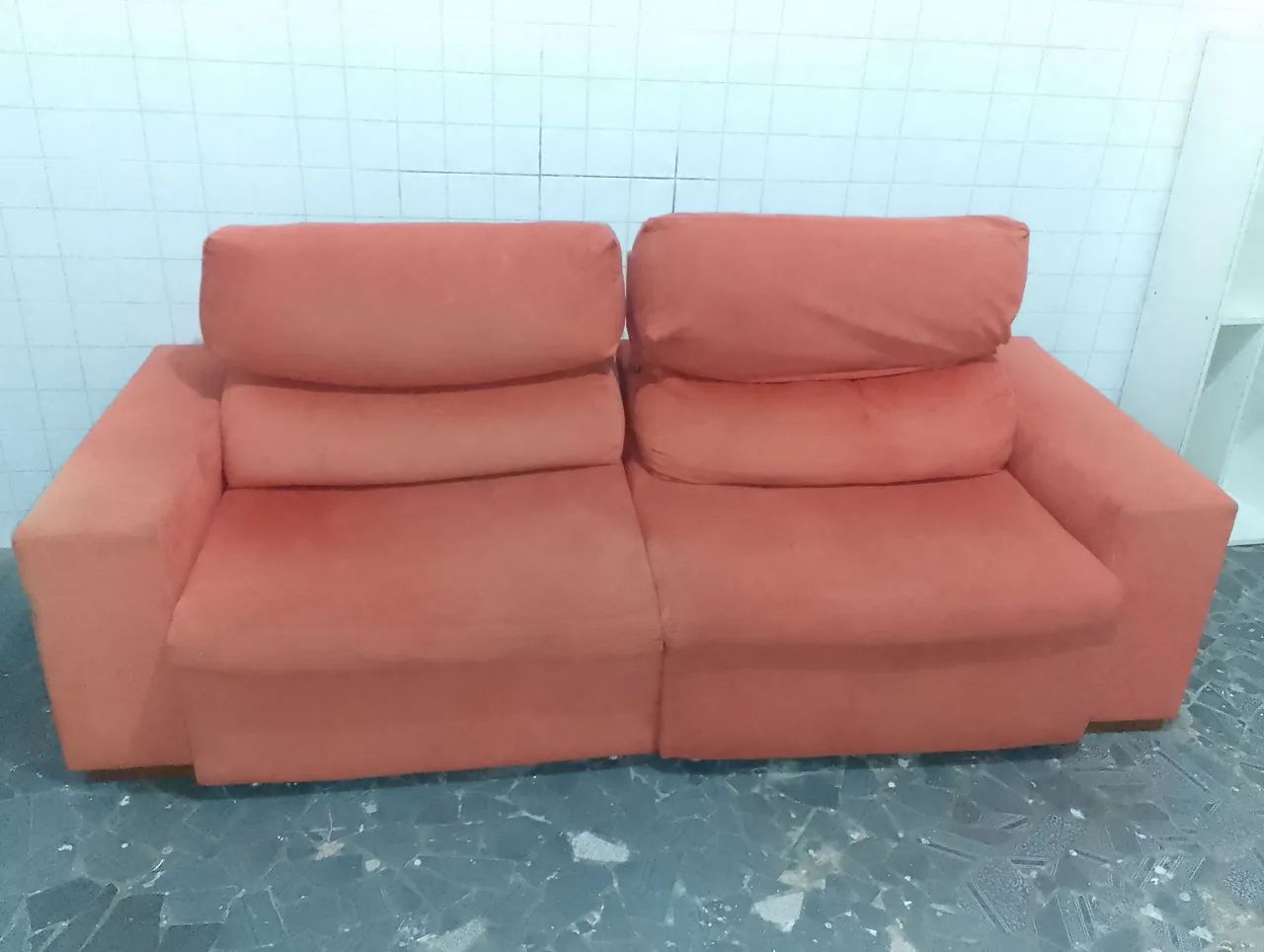 Vende -se 1 sofá retrátil cor laranja  - Foto 2