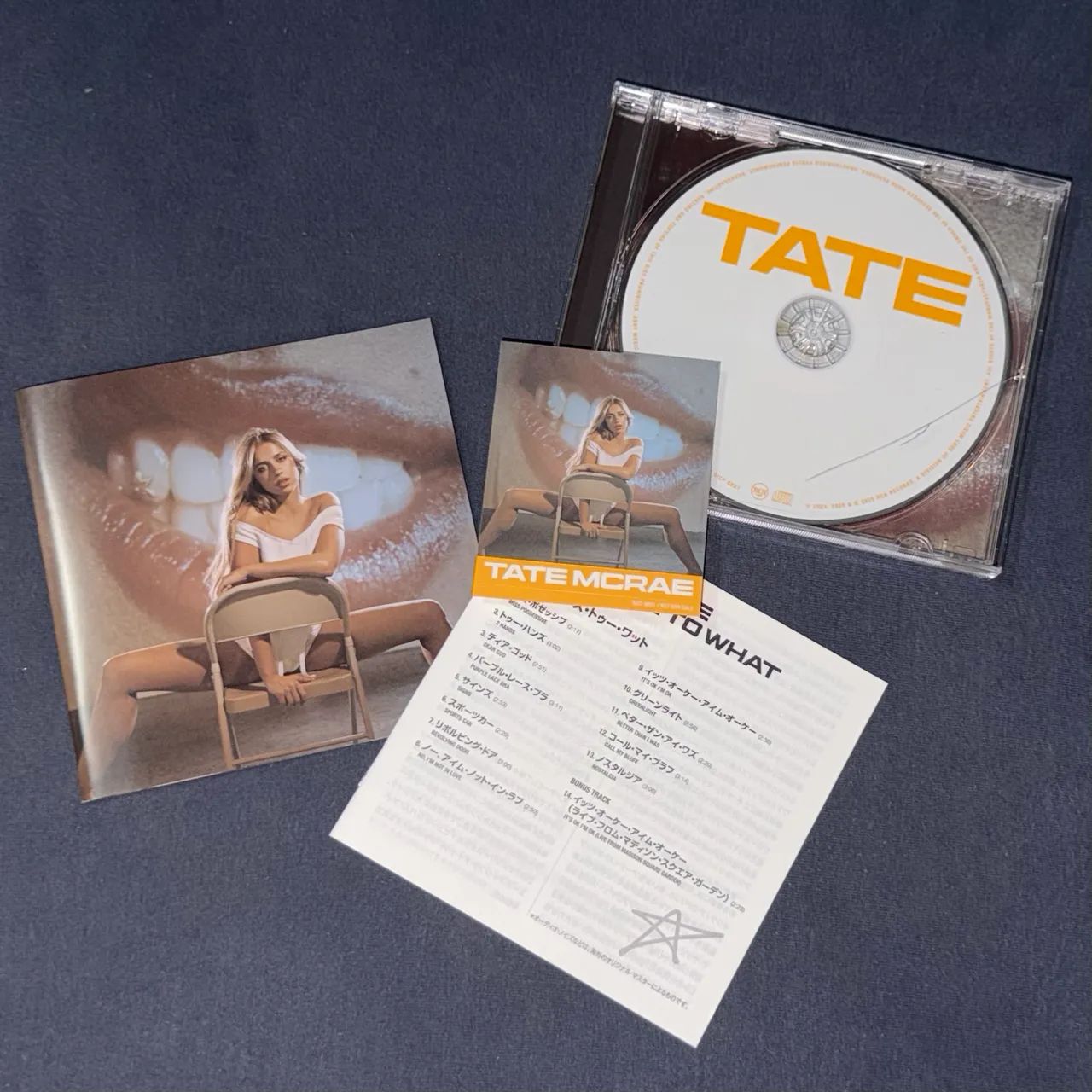 Tate McRae SO CLOSE TO WHAT japonês - Foto 2