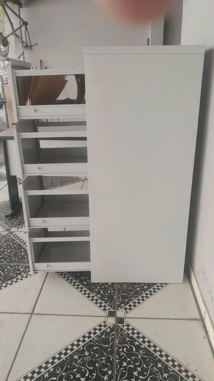 Armário para escritório e mesa de escritório 