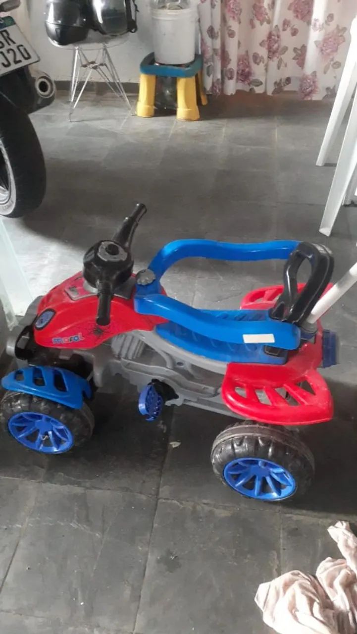 Quadriciclo de bebê 