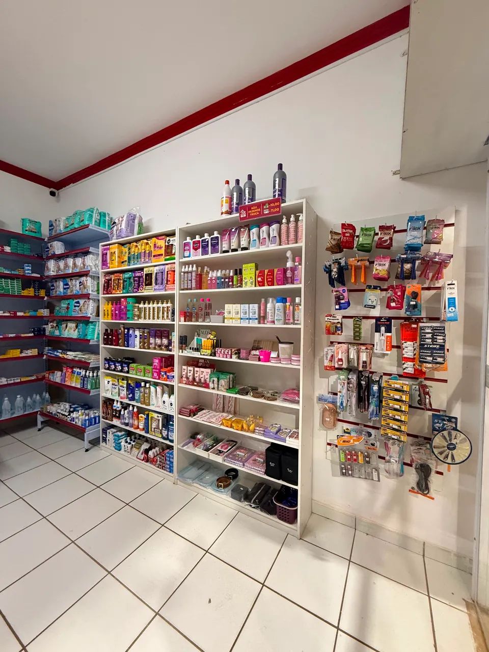 Farmácia completa à venda - pronta para funcionar | Equipamentos e estoque - Foto 4