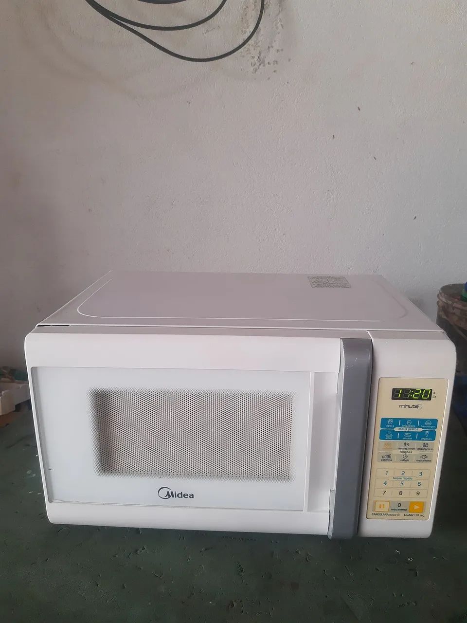Microondas Midea minute 20 litros 