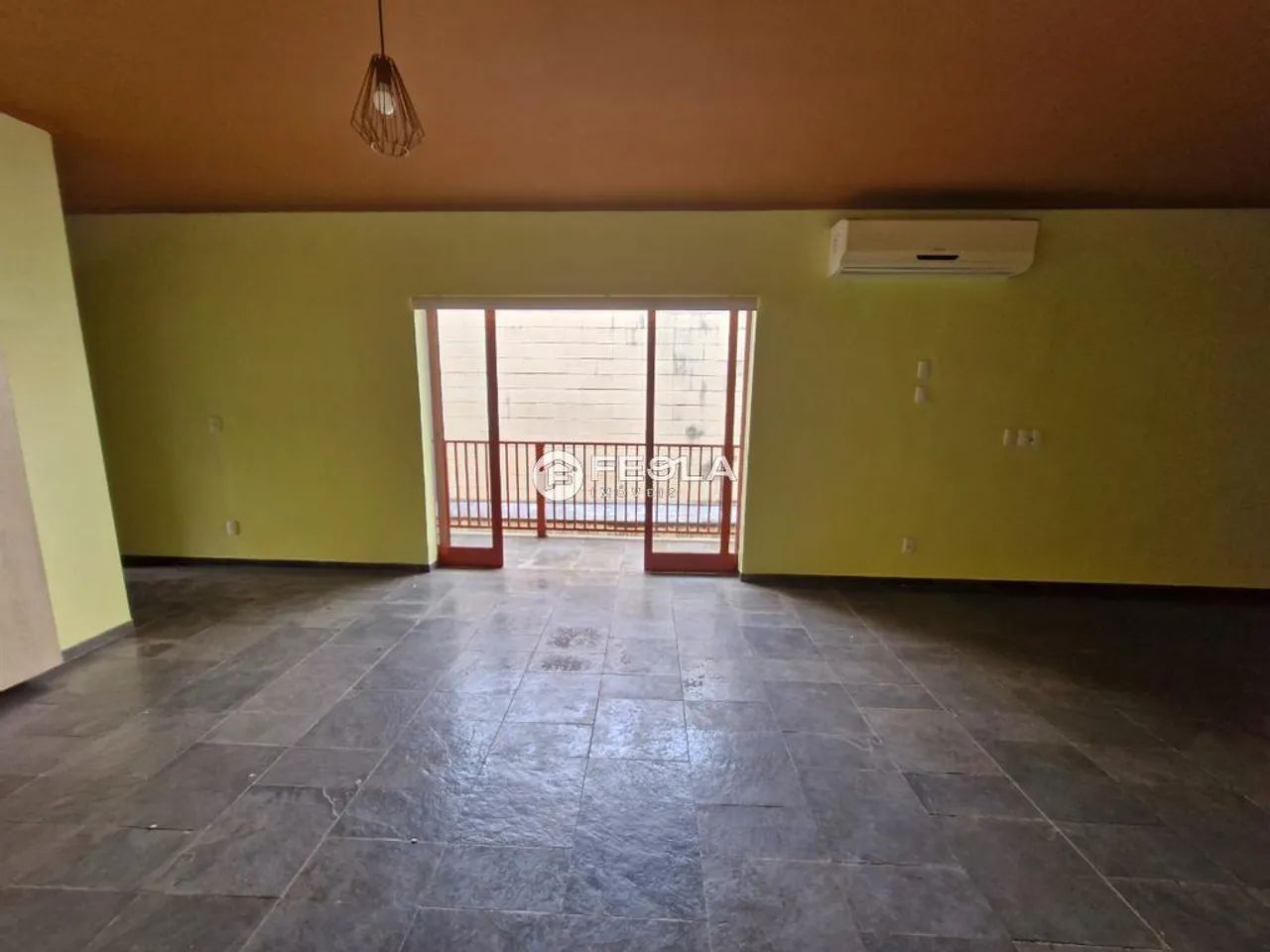 Casa para alugar em Santa Bárbara D'Oeste, Centro, com 2 quartos, com 167 m² - Foto 2