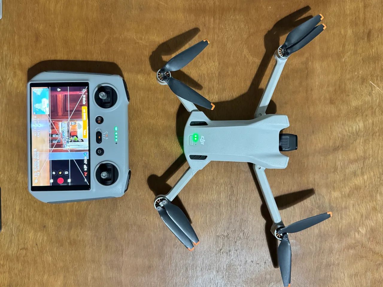 Drone Dji Mini 3 Fly More Combo Plus Com Tela Br Câmera 4k - Foto 3