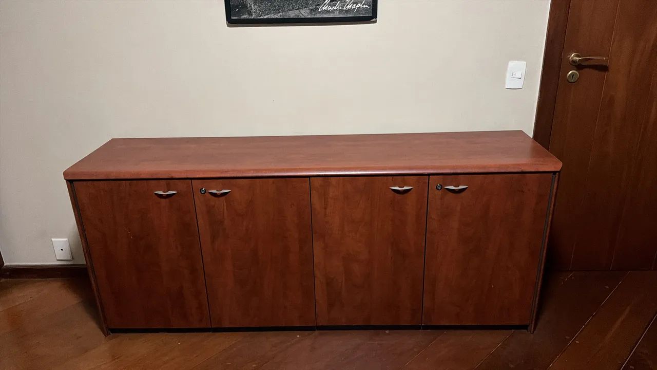 Mesa escritório, aparador, gaveteiro e 2 poltronas  - Foto 4