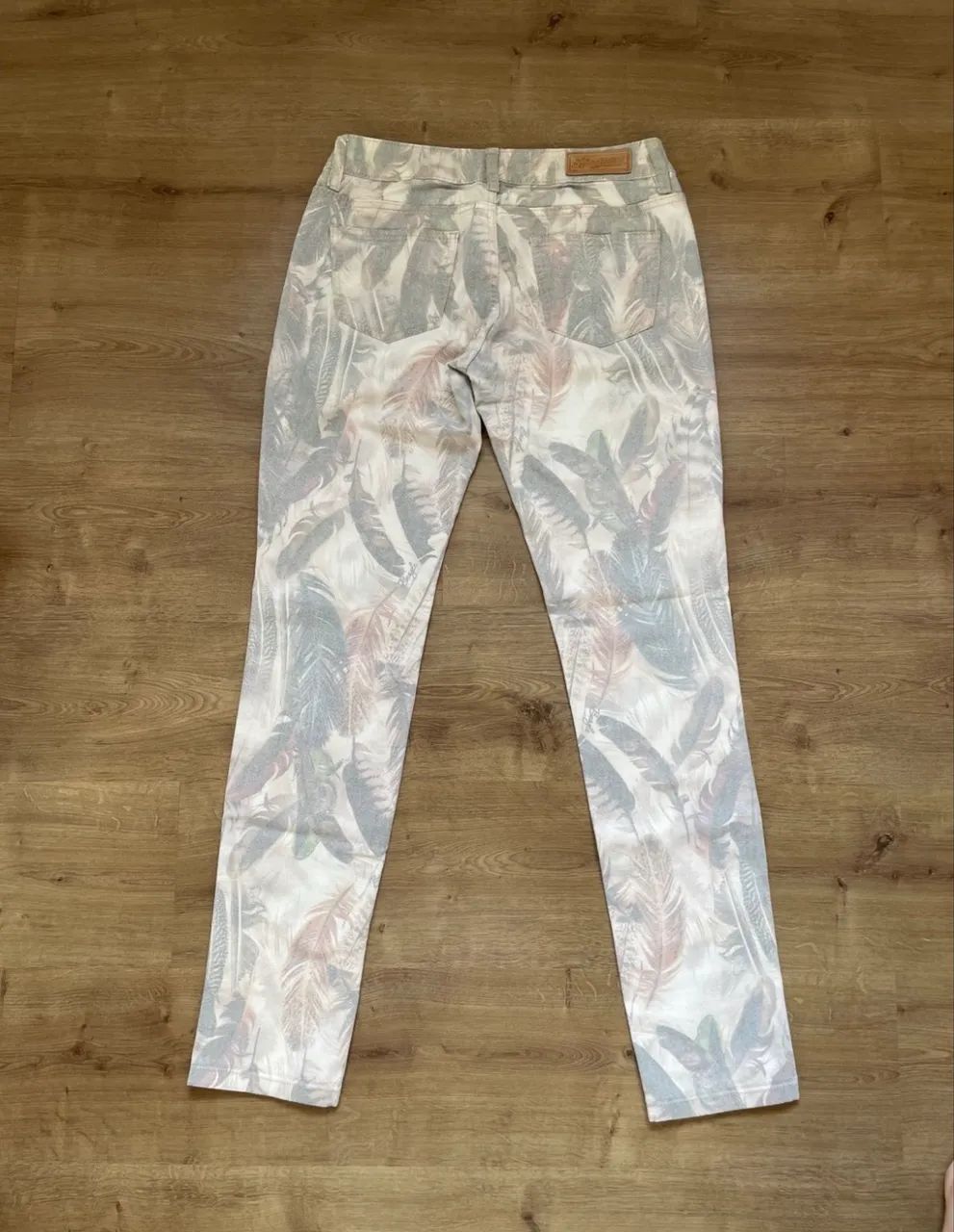 Calça Jeans Feminina tam 40 Estampada Beagle - Foto 3