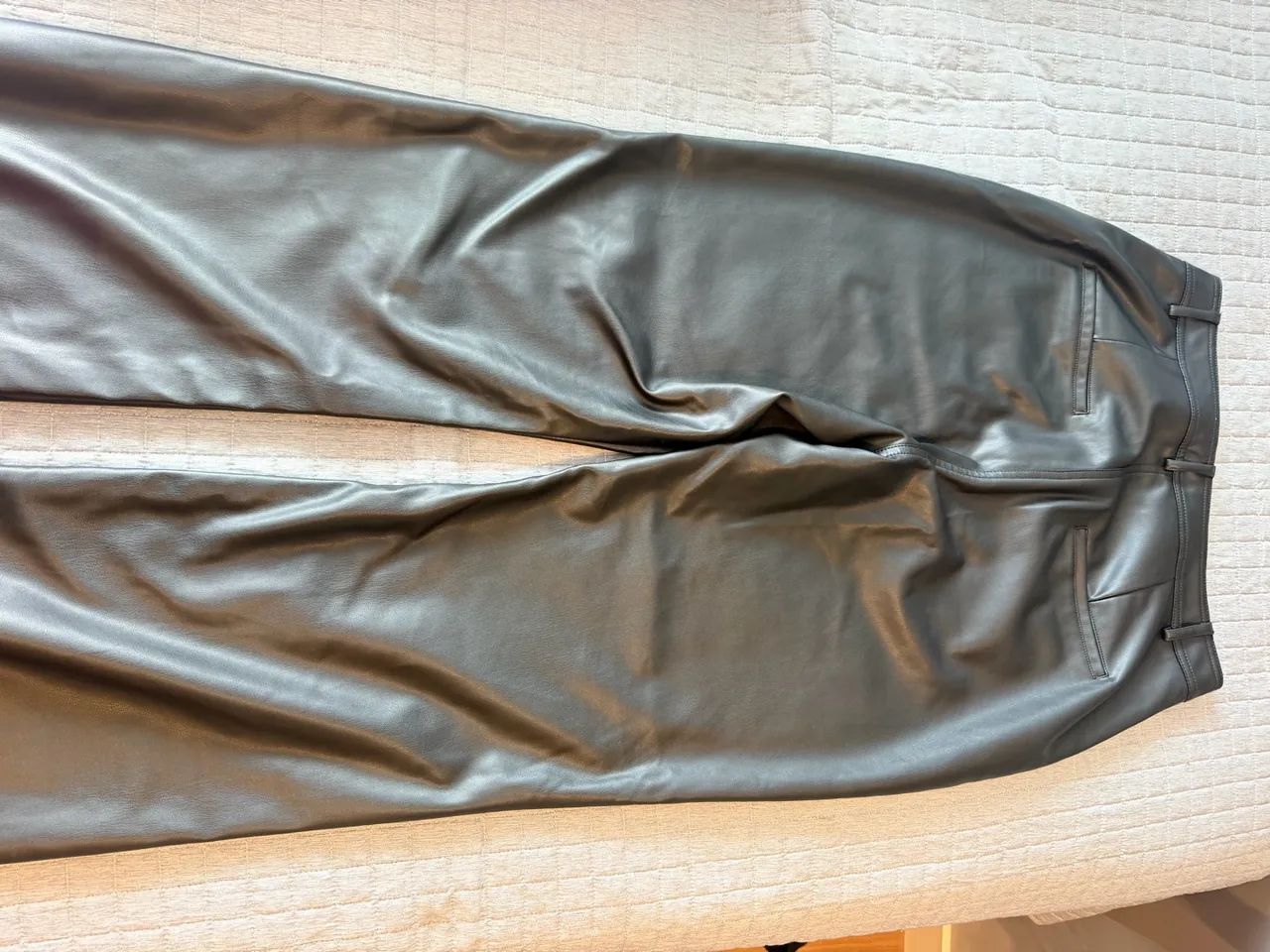 Vendo Calça Courino - Foto 2