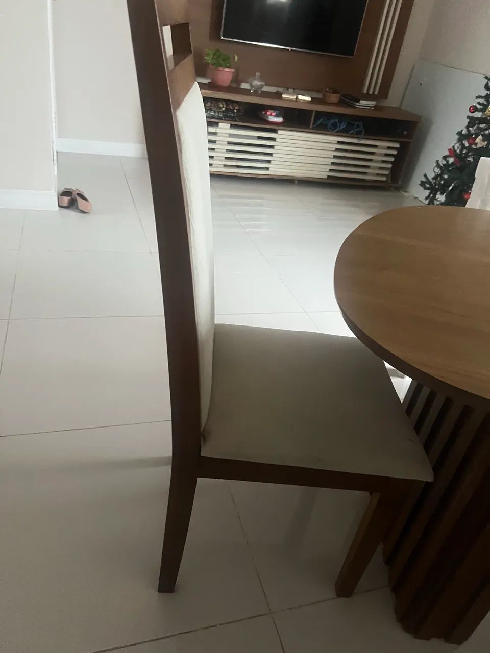 Conjunto de 4 cadeiras de jantar em MADEIRA - Foto 3