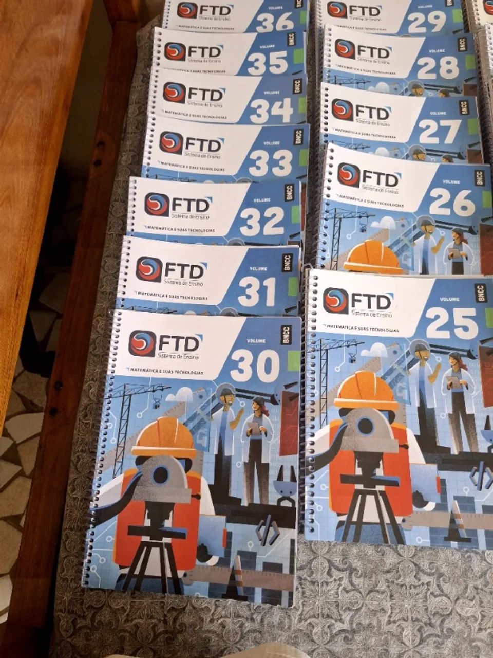 Livros de excelente estado novos do 3° ano do ensino médio.  - Foto 3