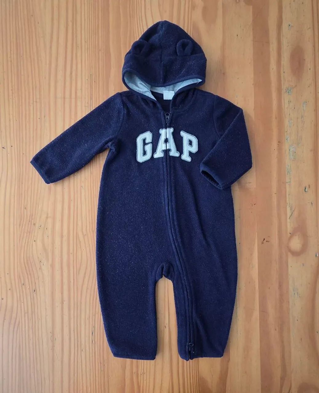 gap macacão fleece com capuz azul 6 a 12m