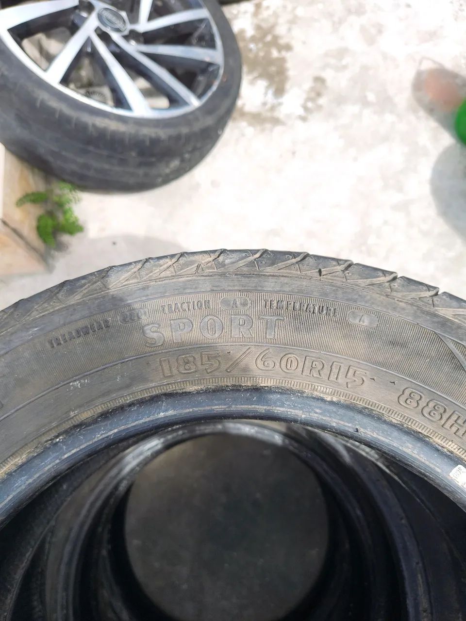 Pneus de carro - Foto 2