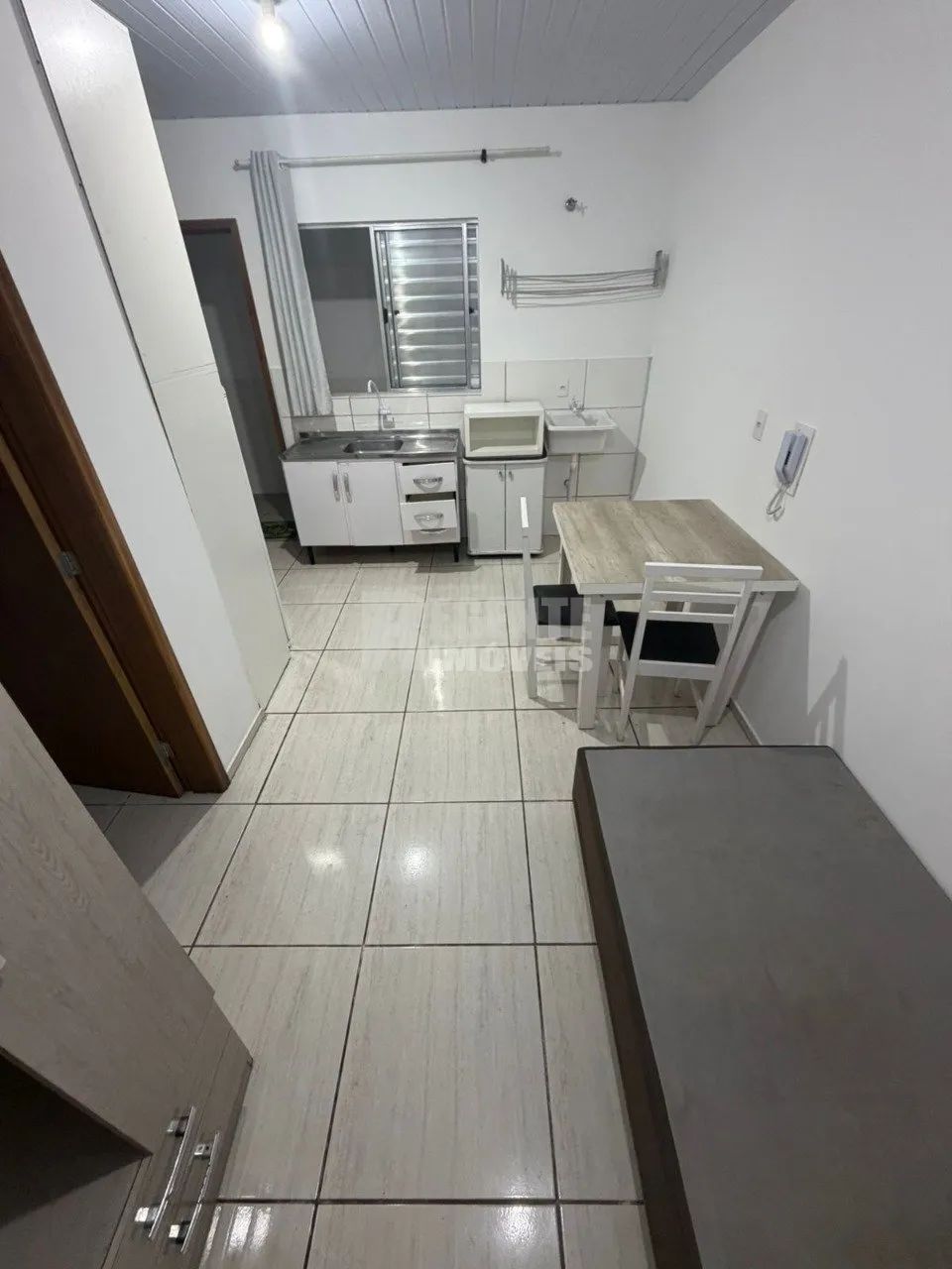 Ótima kitnet mobiliada para locação no bairro Trindade!