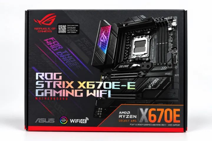 Placa Mãe ASUS ROG Strix X670E-E Gaming Wi-Fi AM5 DDR5