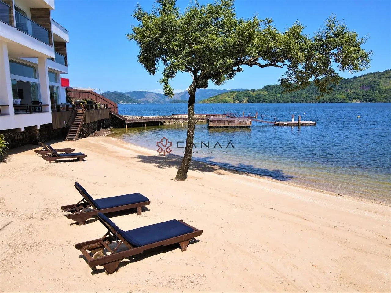 Espetacular mansão com praia particular em Angra!