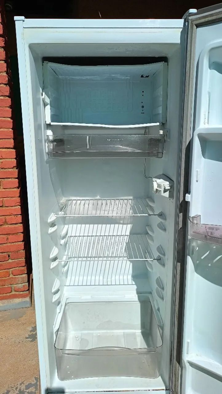 Geladeira Esmatec  - Foto 3