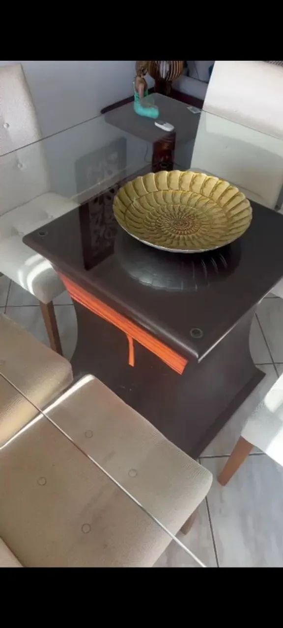 Mesa de vidro sem cadeiras 1,40x1,49