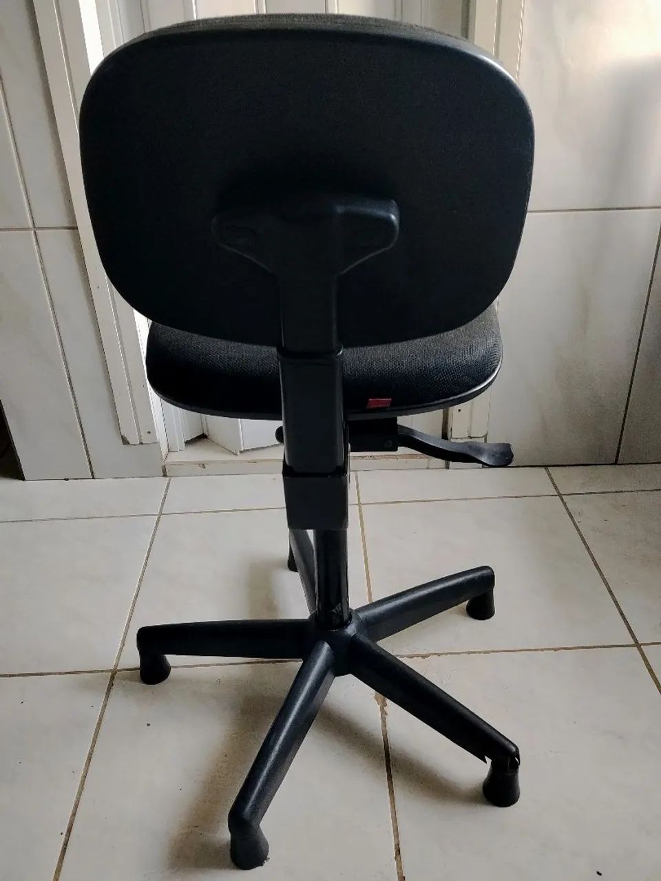 Cadeira giratória preta 
