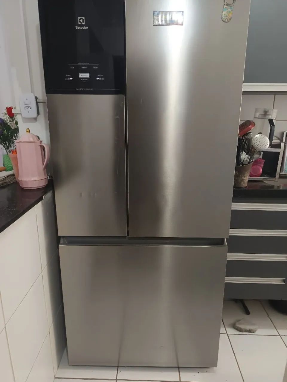 Vendo uma geladeira é uma mesa - Foto 3