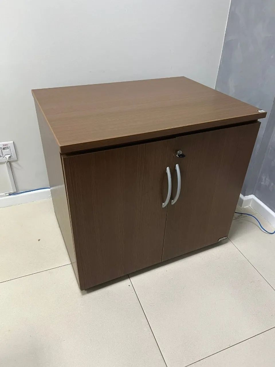 Armario escritorio 80x80 com chave