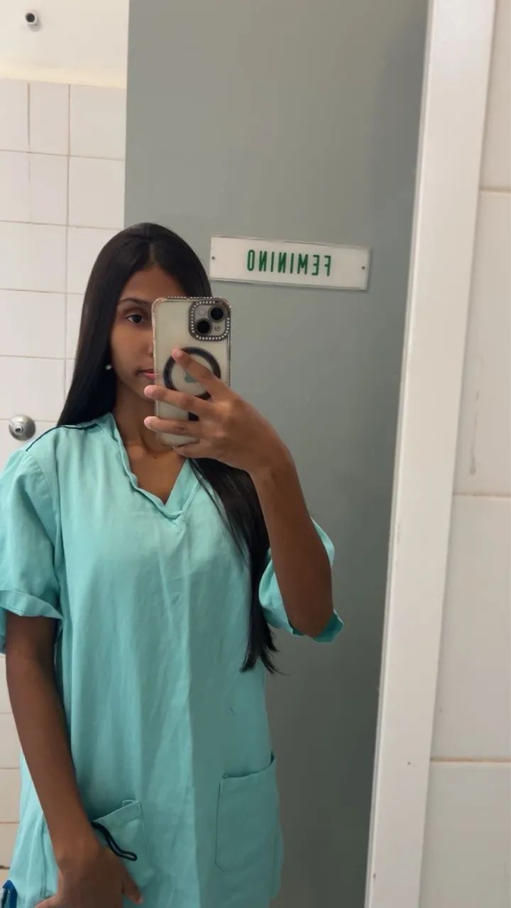 Cuidadora de idoso e acompanhante 