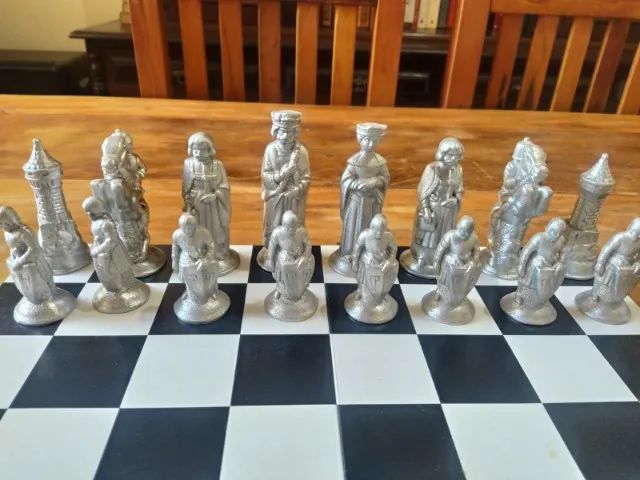 Jogo de xadrez modelo medieval em alumínio fundido. - Foto 3