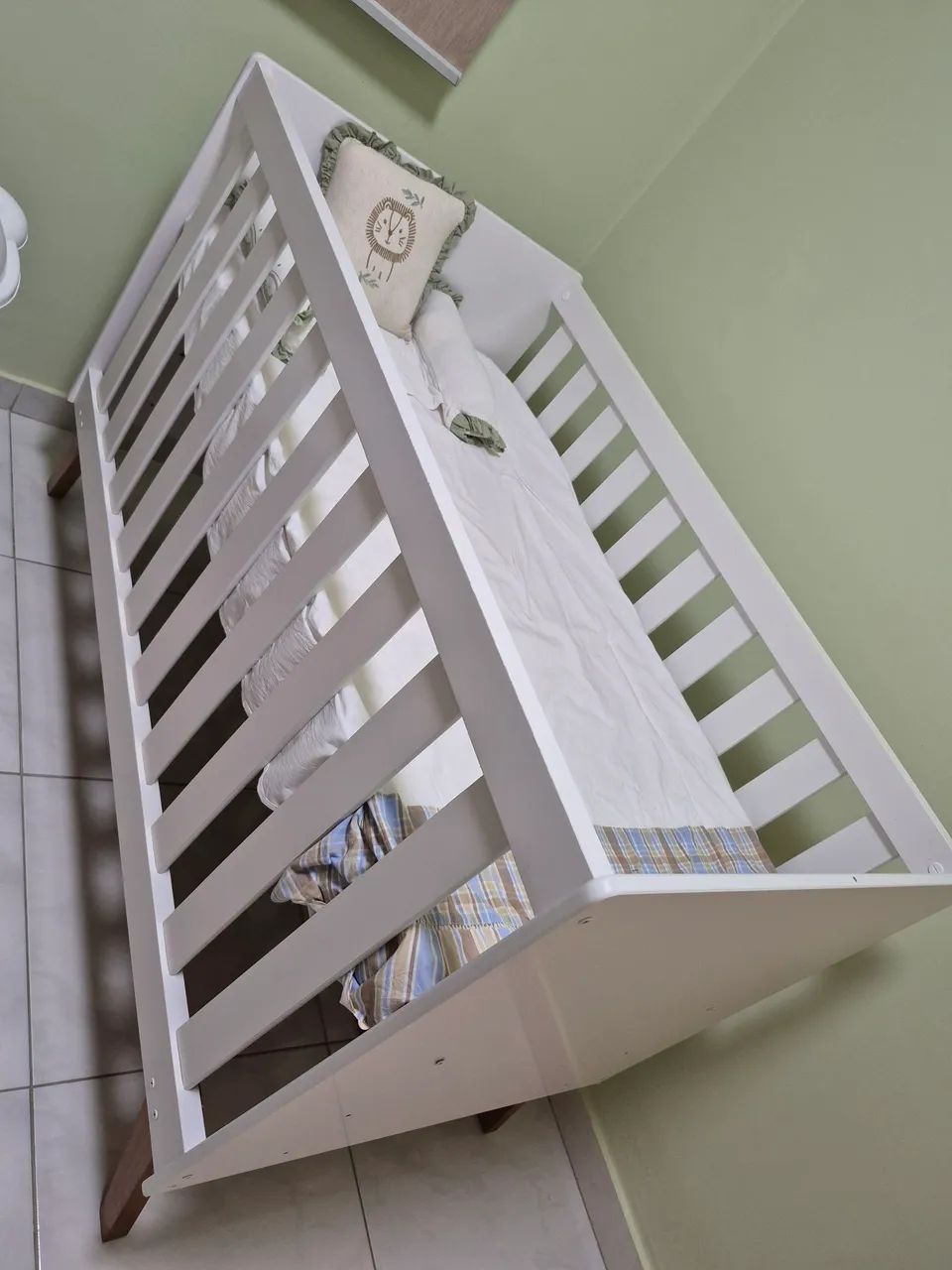 Ber ço de bebê com colchão  - Foto 2