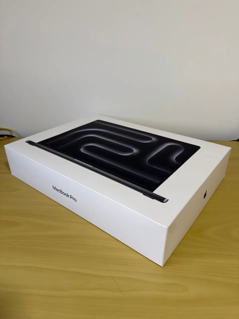 MacBook Pro 16 M3 Pro 12/18 18gb 512gb Black - Foto 4