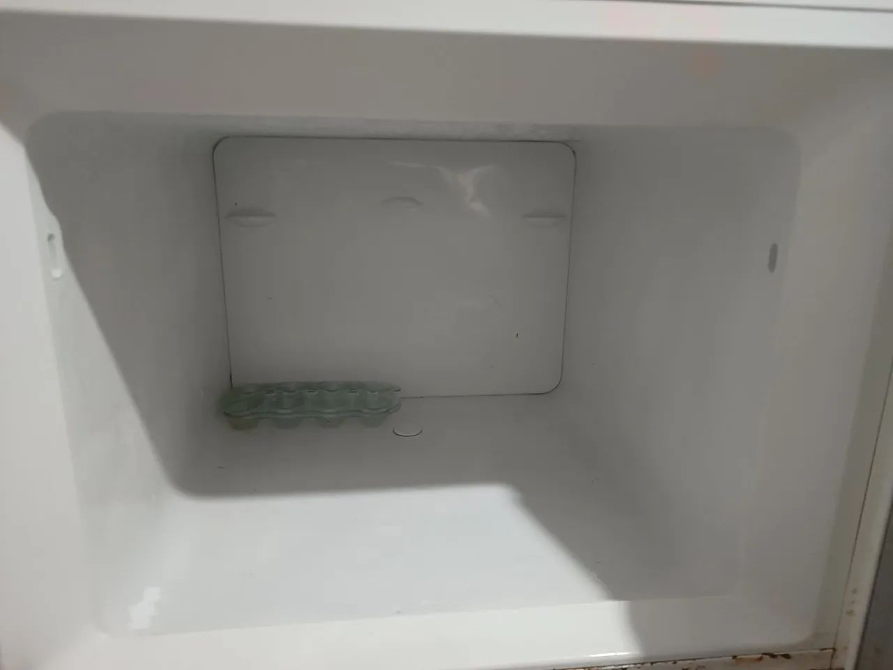 Geladeira Electrolux Com Freezer  - Foto 2