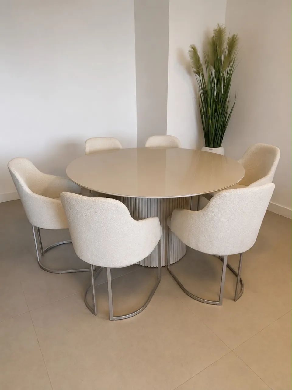 Mesa de Jantar Redonda com 6 Cadeiras em Bouclé