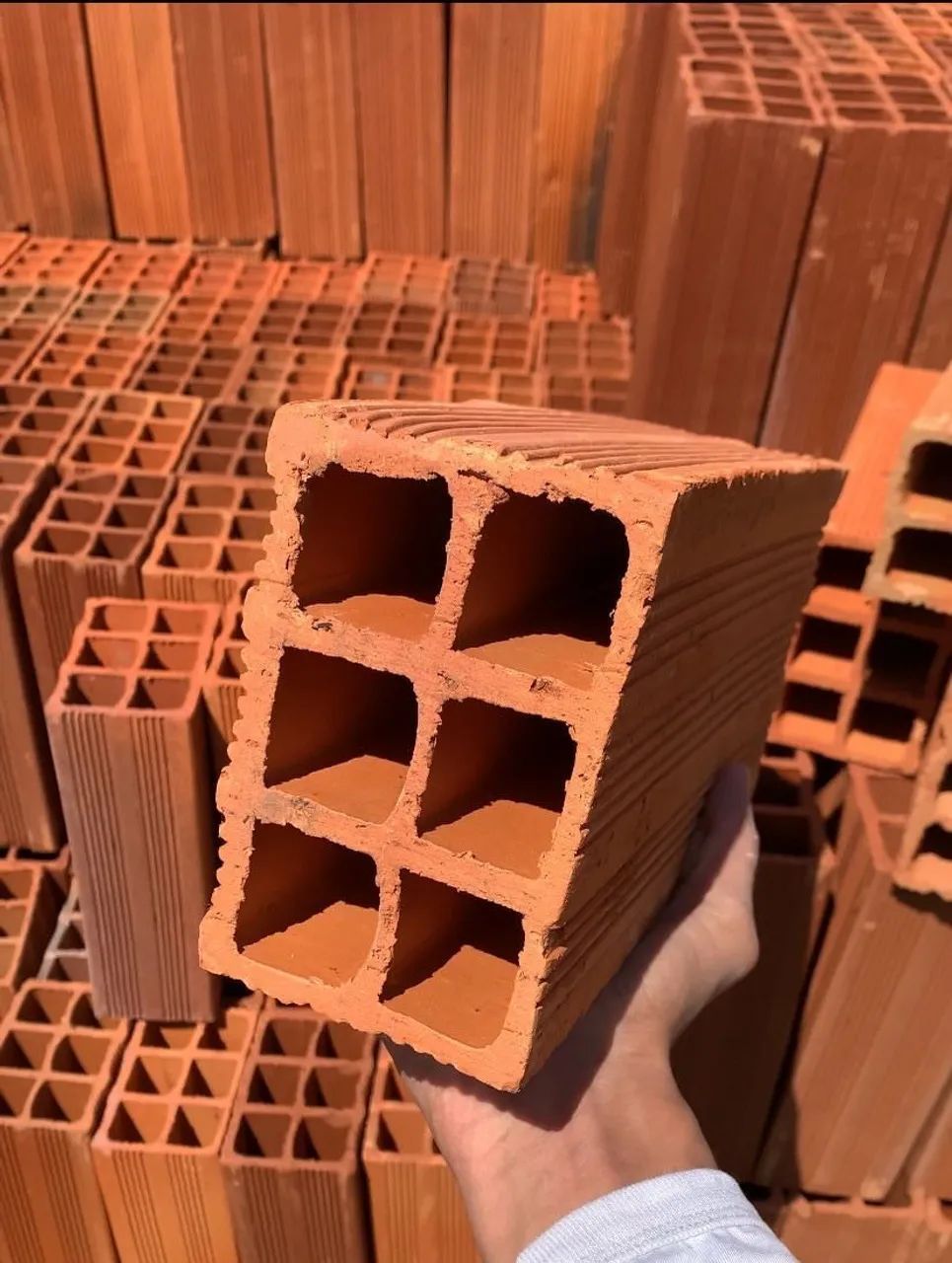 ?Tijolo 6 furos milheiro ?