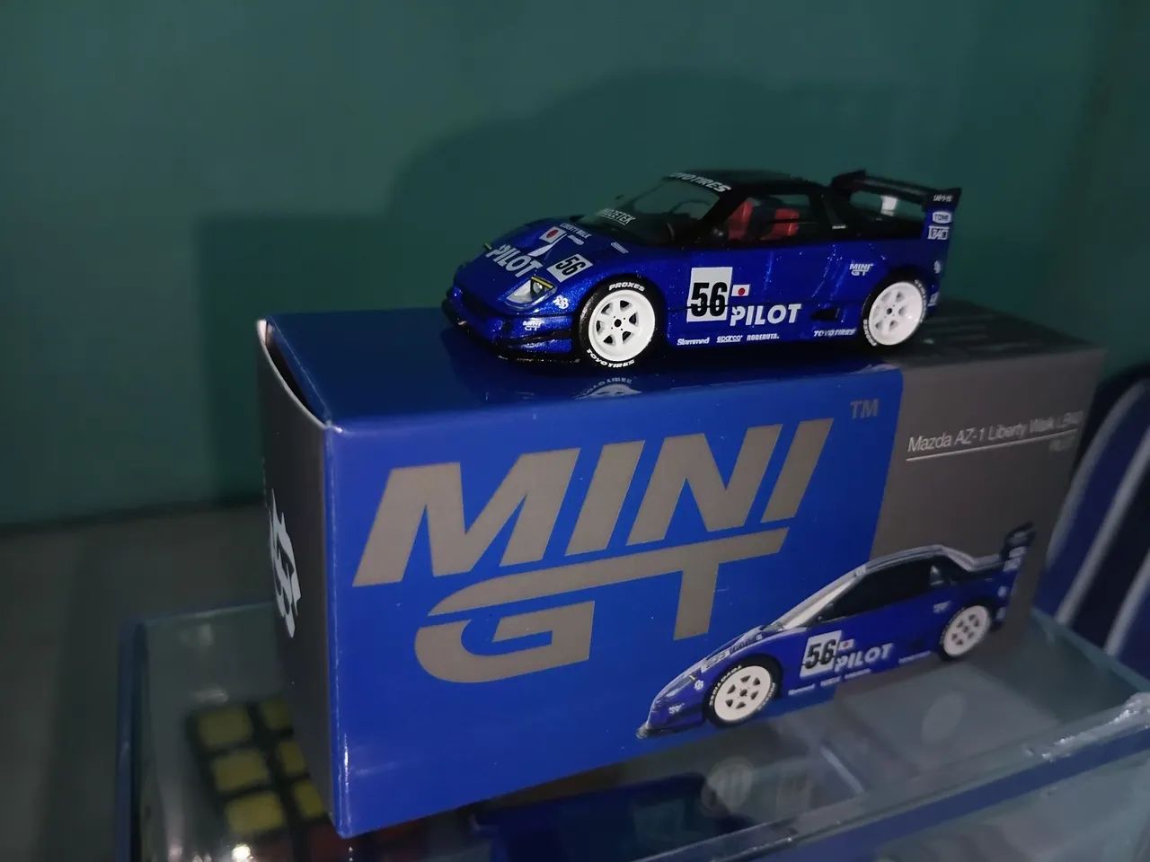 Mini gt & expositor